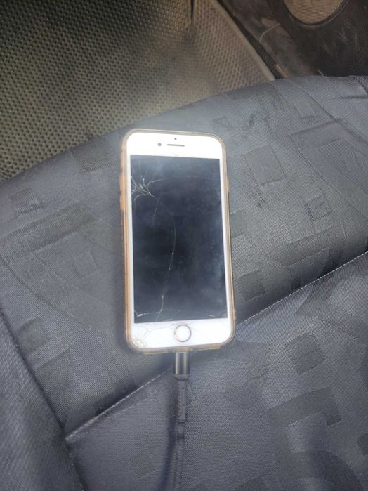 Айфон 7 чуть с дефектом экрана