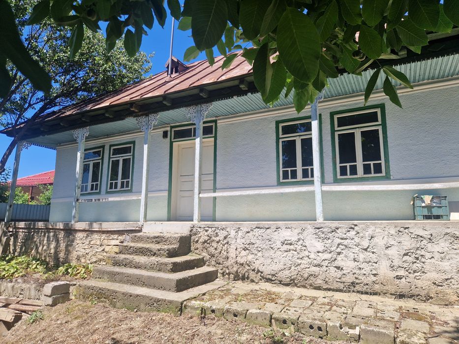 Casa batraneasca cu teren