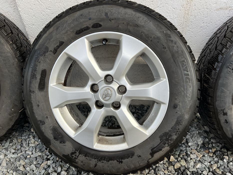 Jante + Anvelope 225/65R17 de iarnă in stare bună Dot 2022