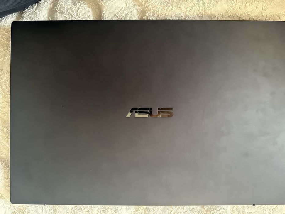 Notebook sotiladi