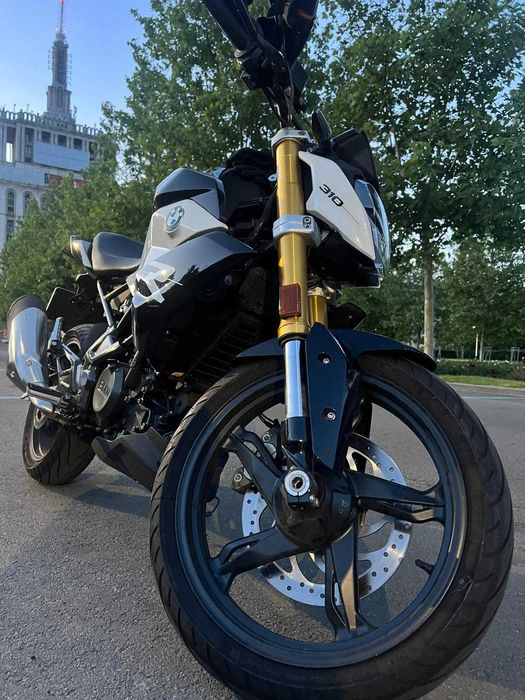 Motocicleta BMW G310R
