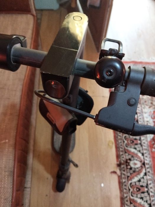 Trotinetă electrică la schimb și un bani