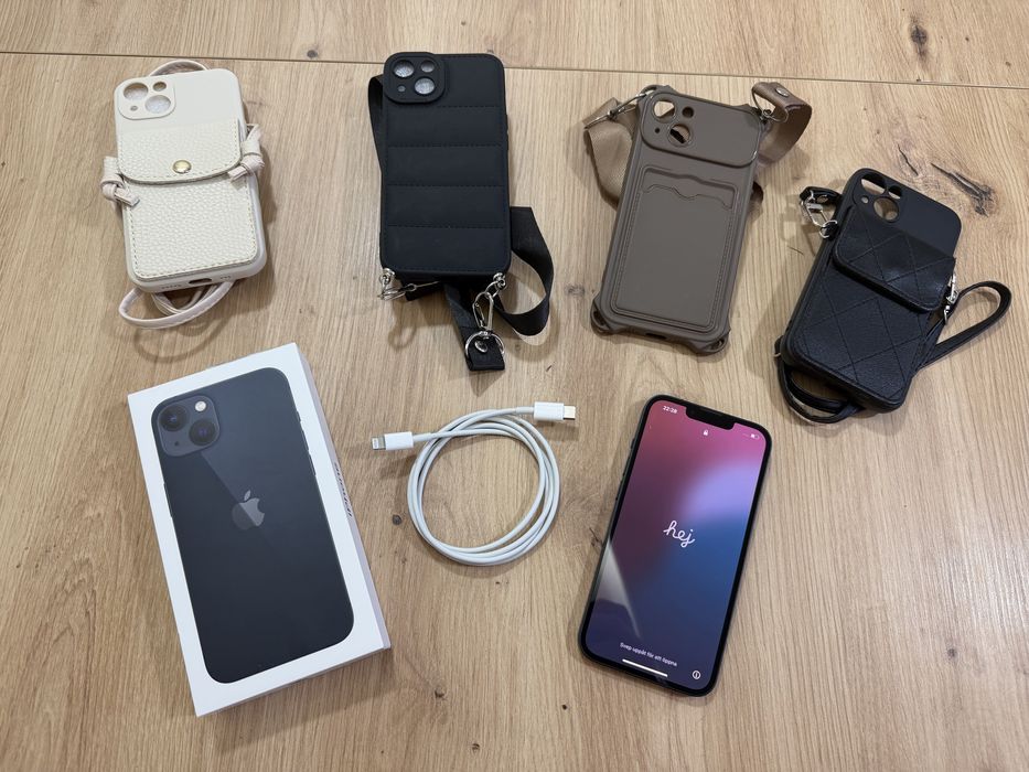 Iphone 13,128 GB -Топ състояние + 5 кейса и протекция за камерата