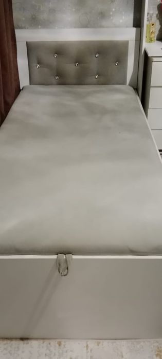 кровати в хорошом состояние