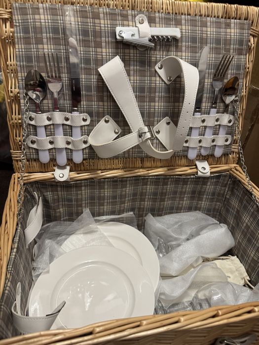 Cos picnic 2 persoane cu accesorii IDEAL PENTRU CADOU