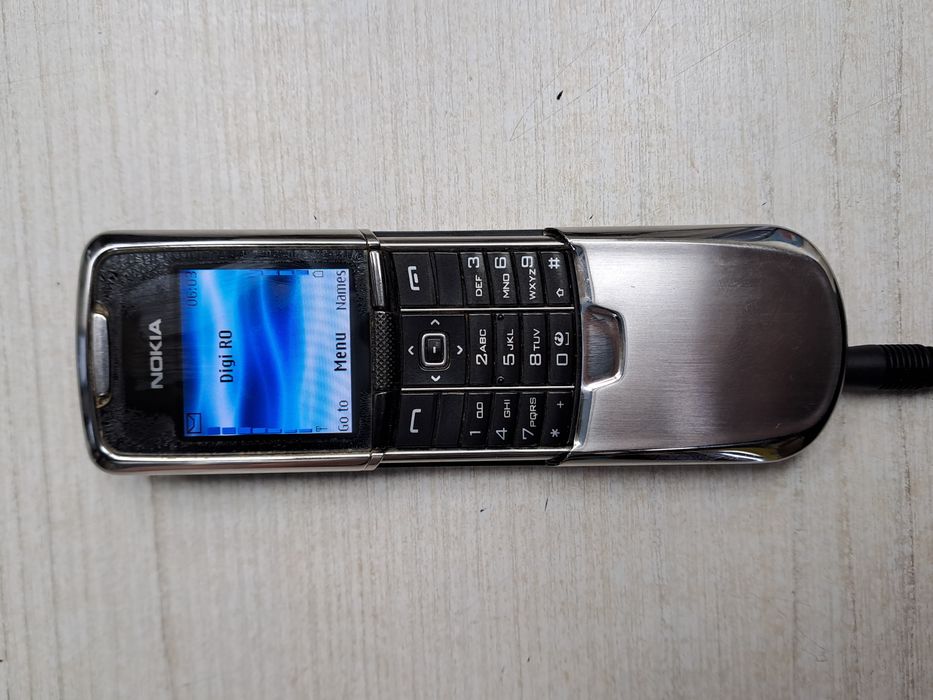 Vând Nokia 8800 clasic
