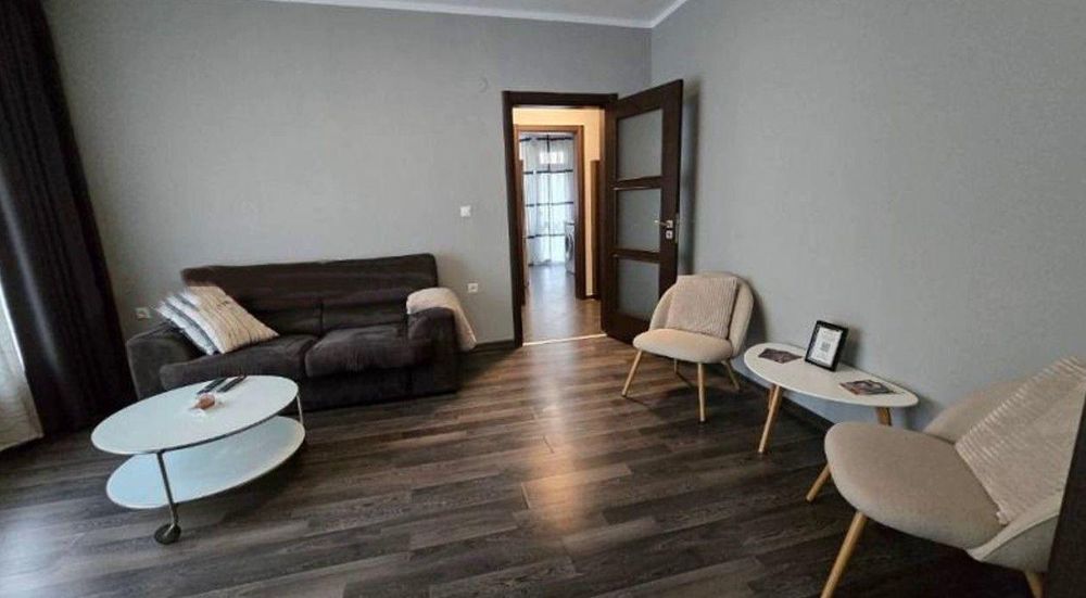 Тристаен апартамент под наем в центъра на София, 2213259