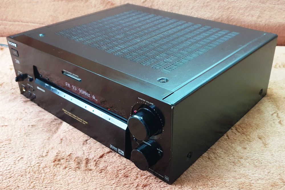 Sony STR-DB830QS amplituner 2X100W pe 8 Ohm sau 5X100W pe 8 Ohm