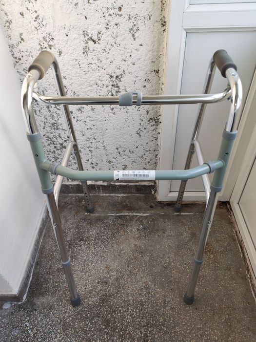 Cadru de mers pliabil solid