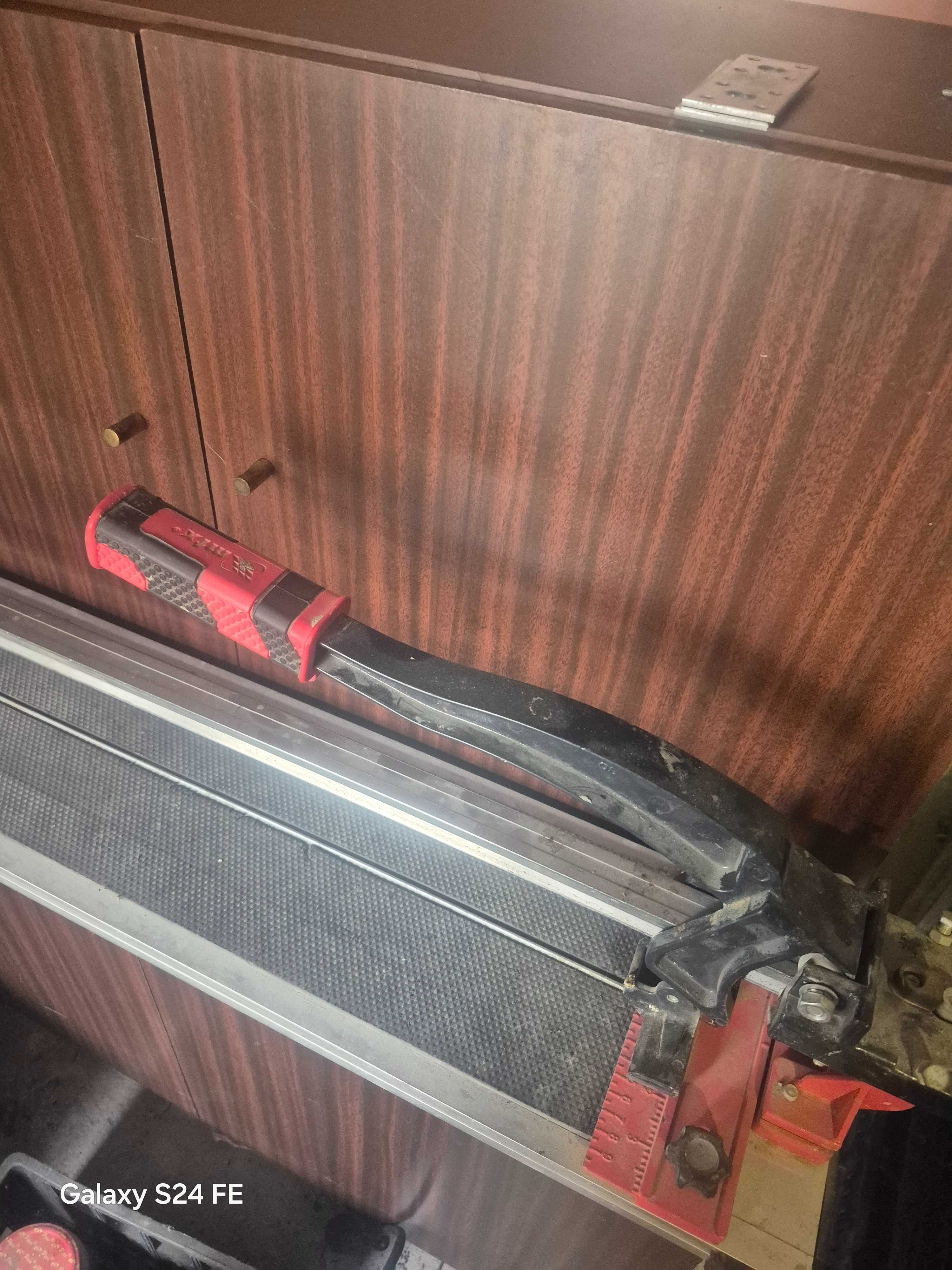 Машина за рязане на плочки MTX 100см.
