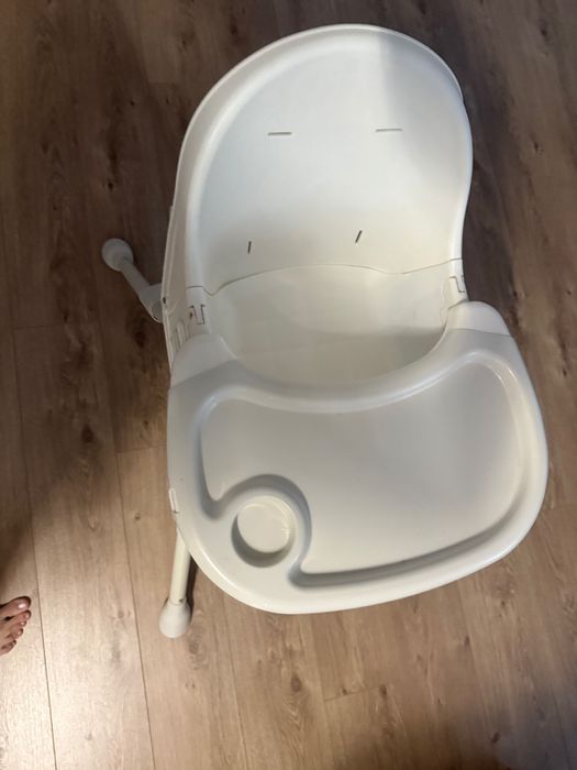 Vând scaun de masă bebe
