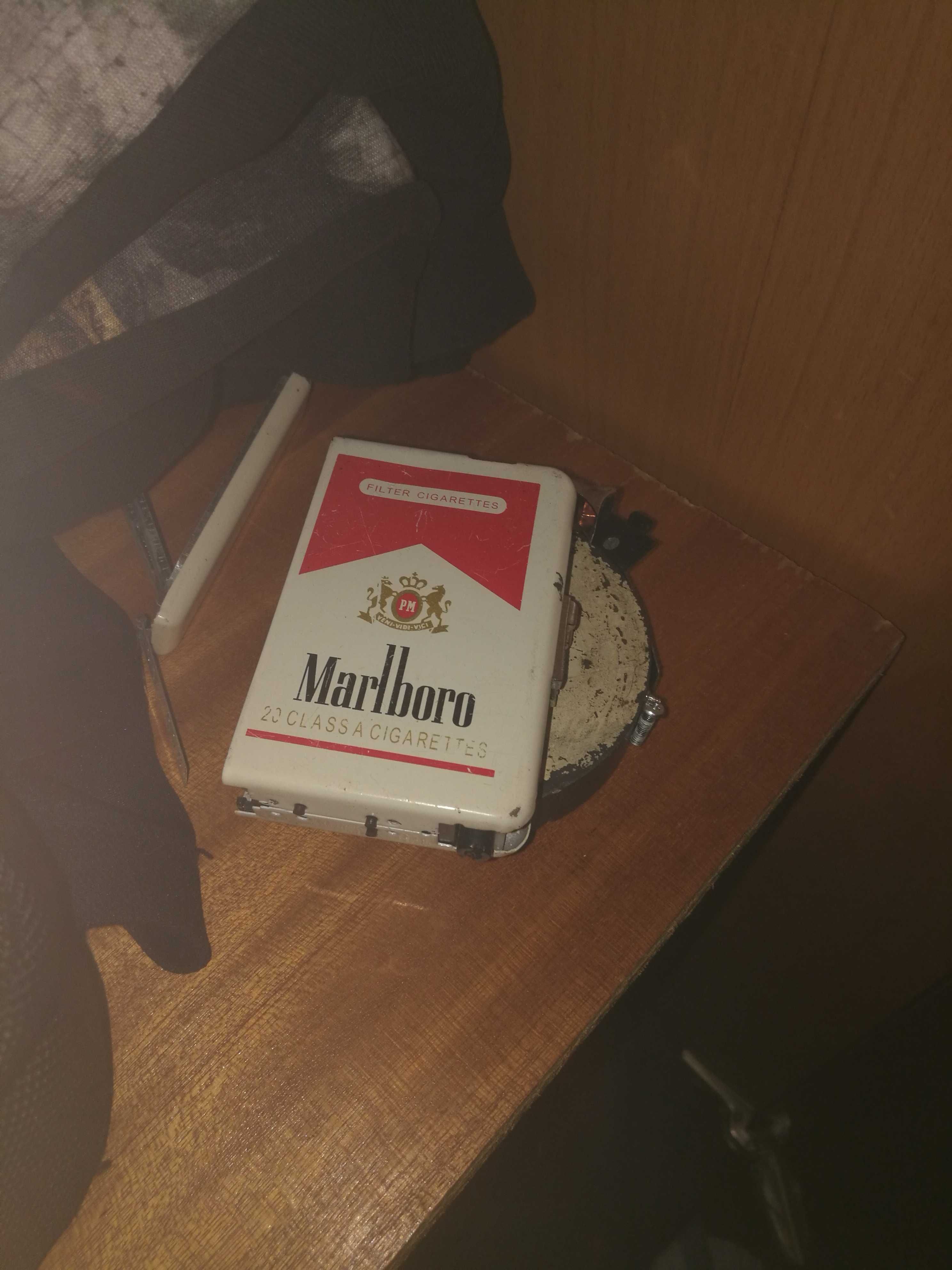 Marlboro  metal стара