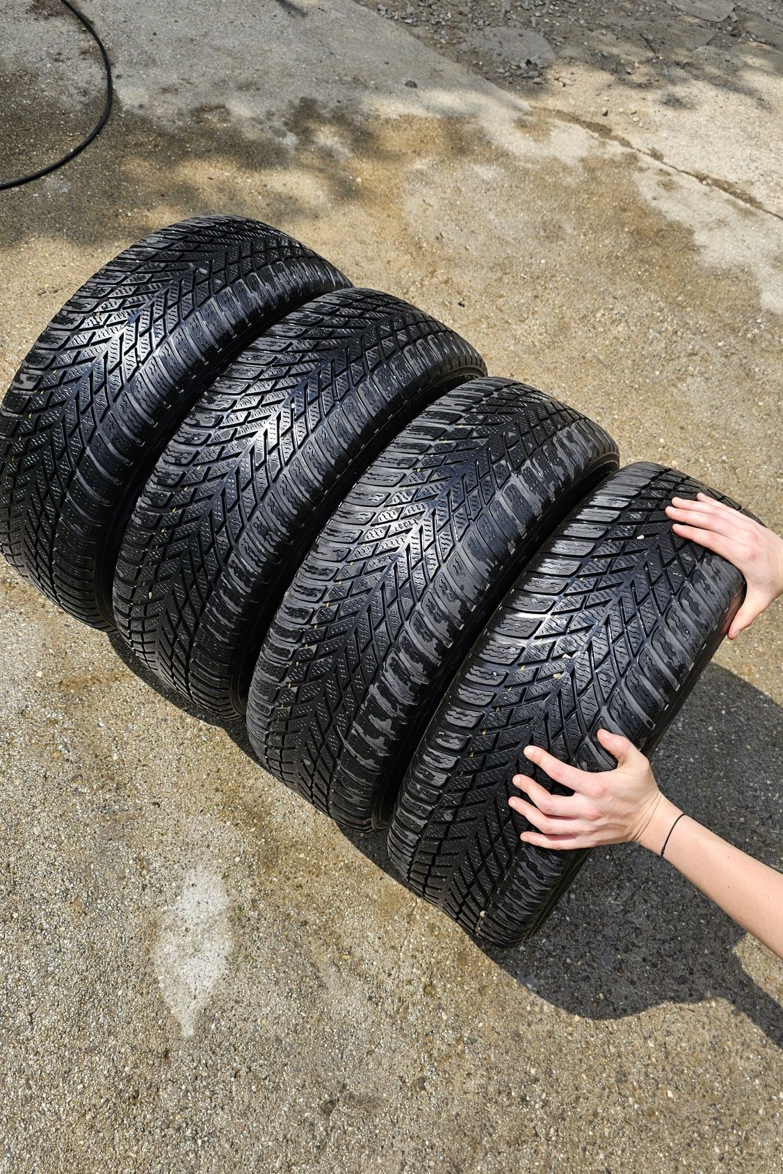 Jante originale Audi A4 cu anvelope de iarnă Nokian