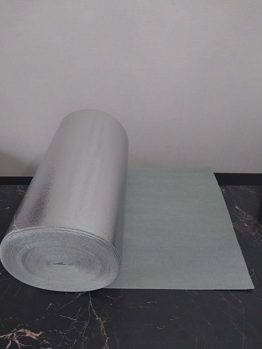 Самоклеющиеся обои или потолок