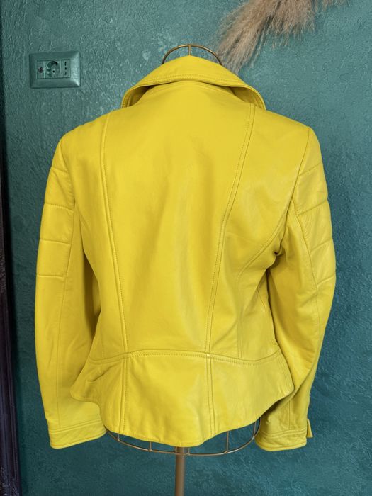 Geacă galbenă Karen Millen – Mărimea EU 42 – 400 lei