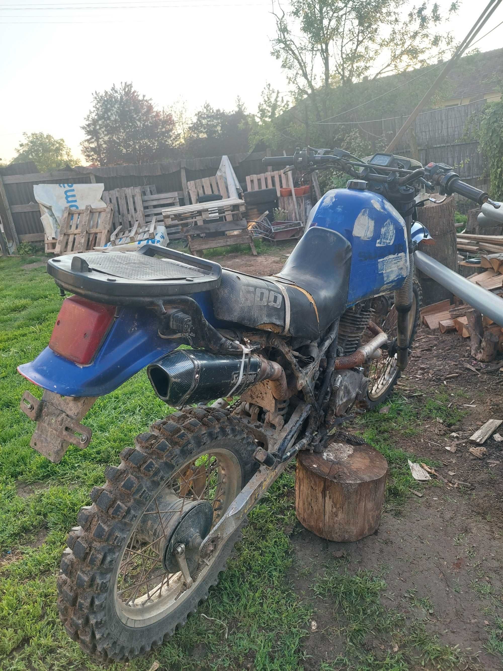 Cross  Suzuki 600 cc