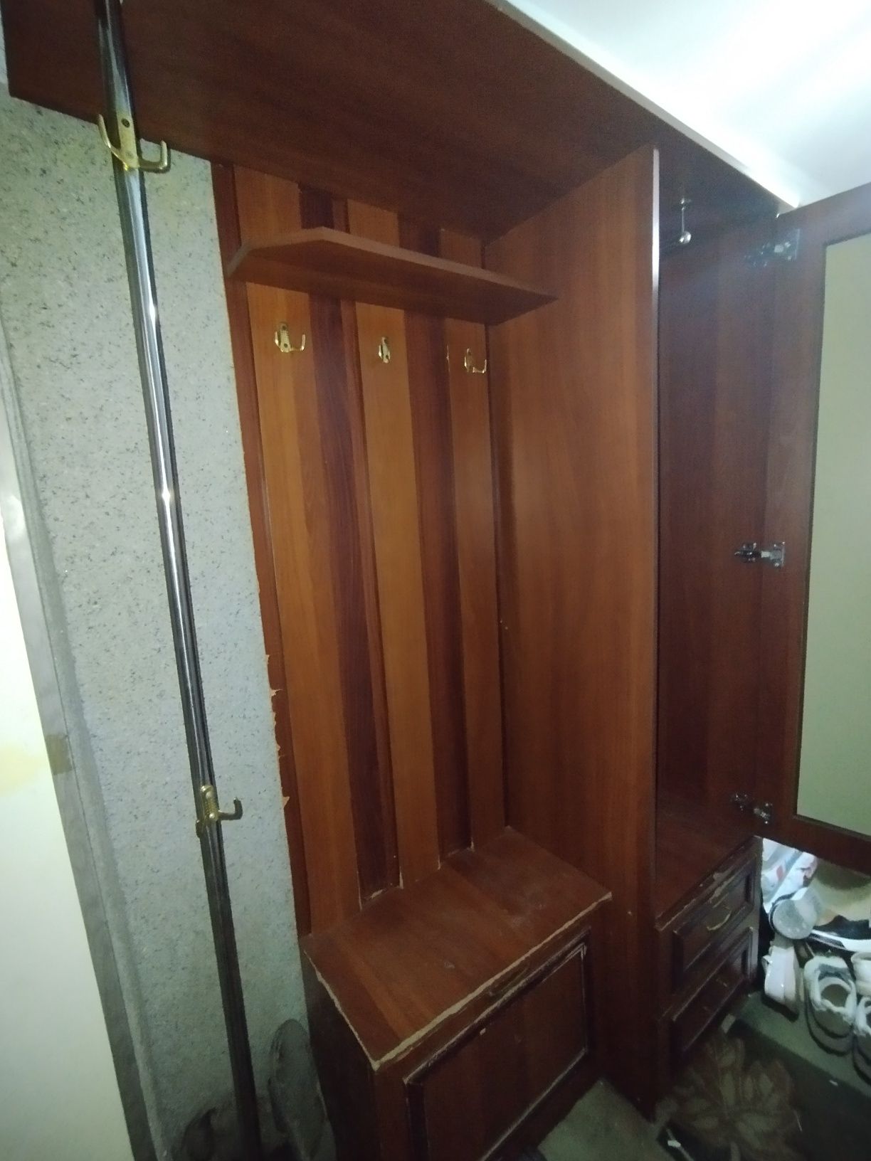 Шкаф для коридора