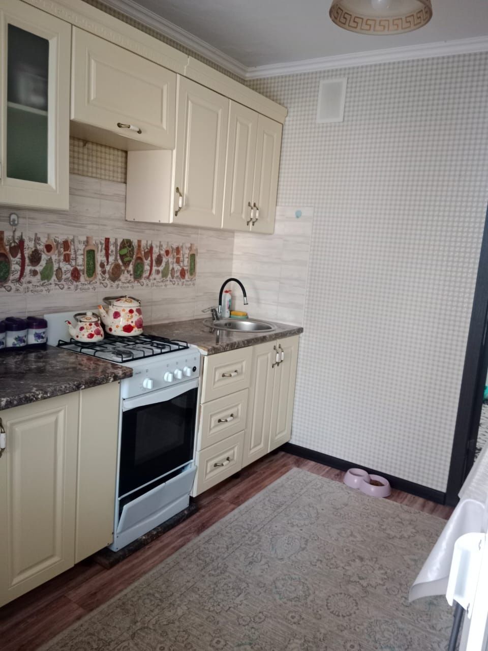 Продам двух комнатную квартиру