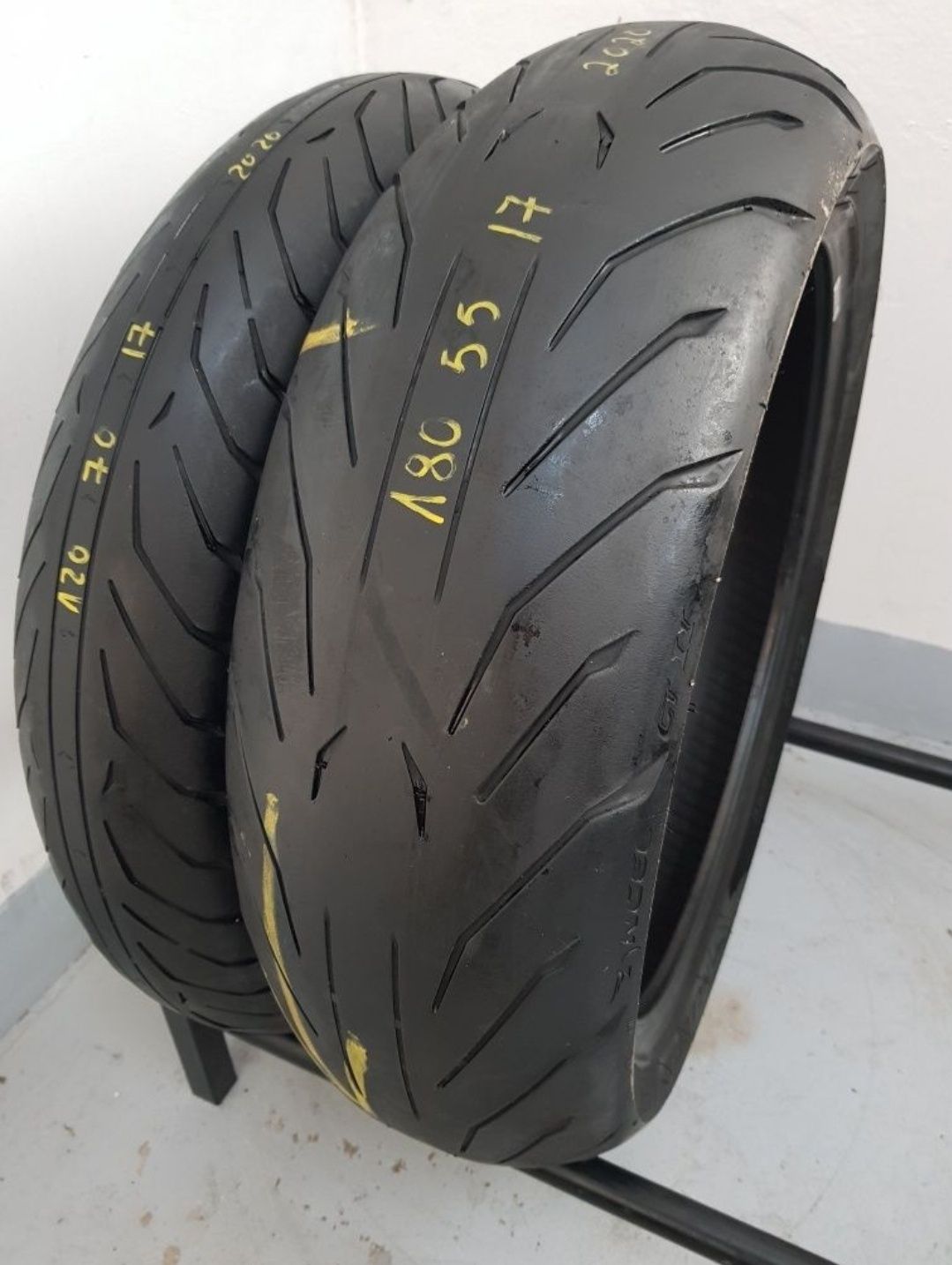 Anvelope moto rulate dimensiuni diverse dot