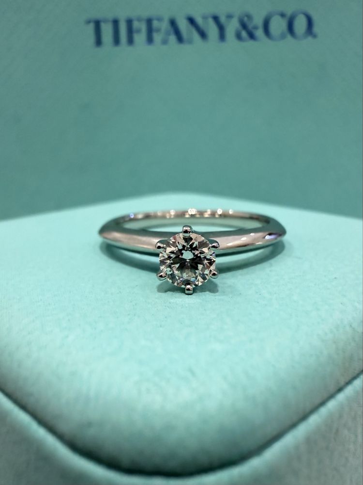 NEW Кольцо с бриллиантом Tiffany & Co 0,28 ct. H VS1