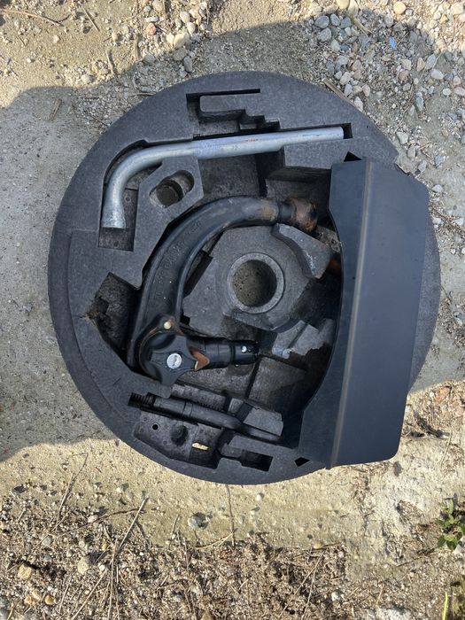 Carlig ansamblu remorcare difuzor bara vw golf 6