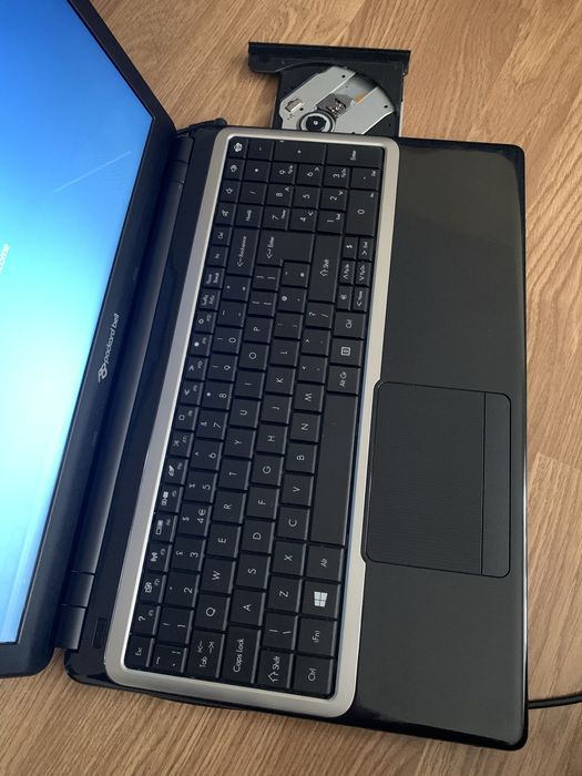 Laptop Packard-bell slim display 15,6 led,6gb ram,500gb memorie.