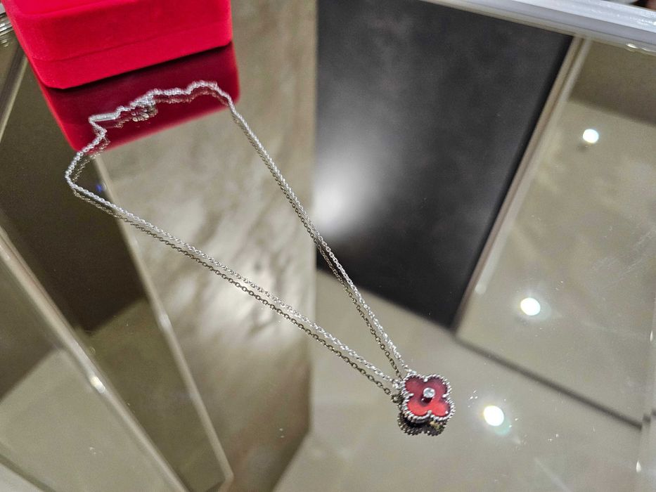 Van Cleef & Arpels VCA Silver Red Alhambra Diamond Clover Дамско Колие