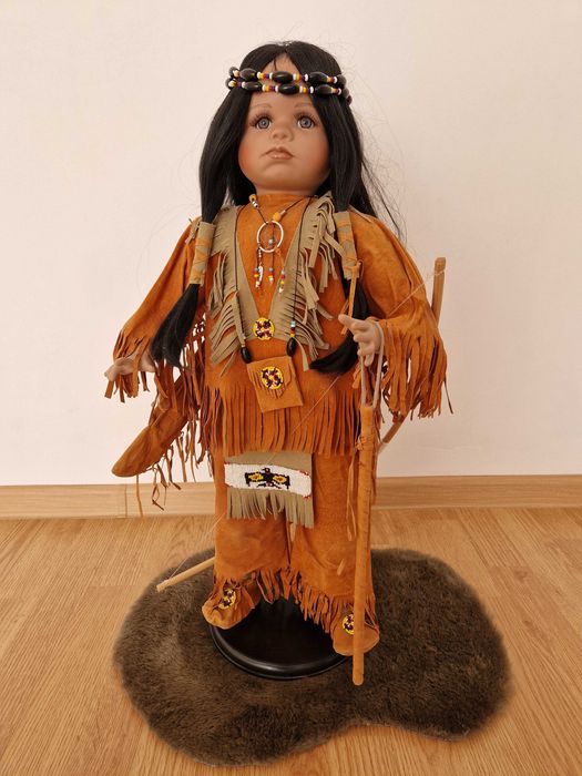 Papusa Portelan Nativ Americana 67 cm, Editie Limitata