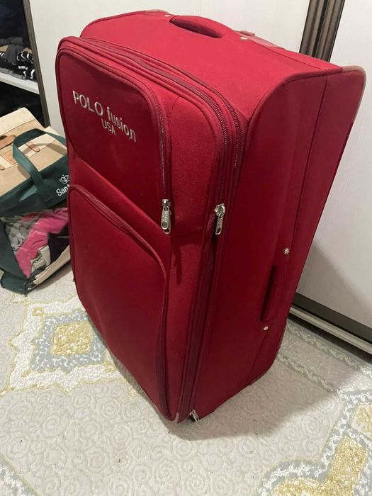 Продам чемоданы в хорошем состояний