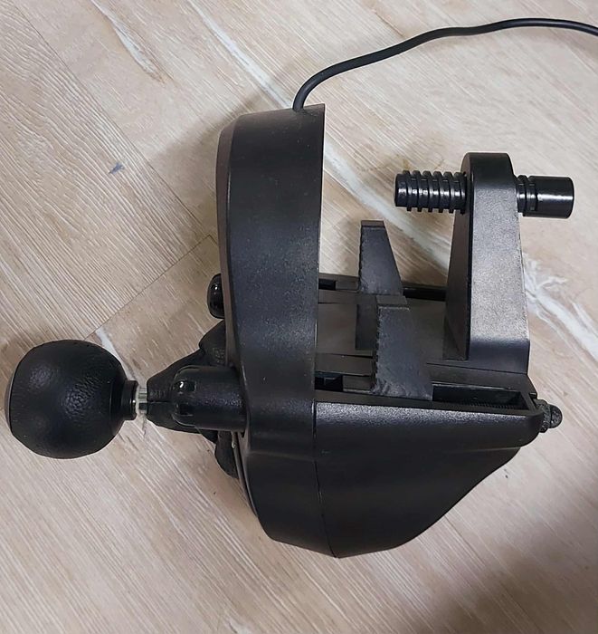Волан Logitech G29 Driving Force + скоростен лост