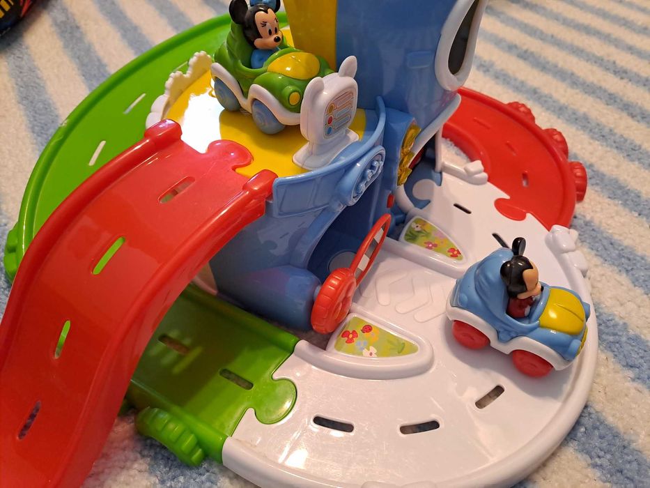 НАМАЛЕНО!Мики Маус (Mickey Mouse) Паркинг и писта с колички