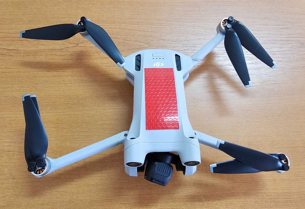 Dji mini 3 pro + geantă + 3 baterii + filtre ND + amplificator semnal