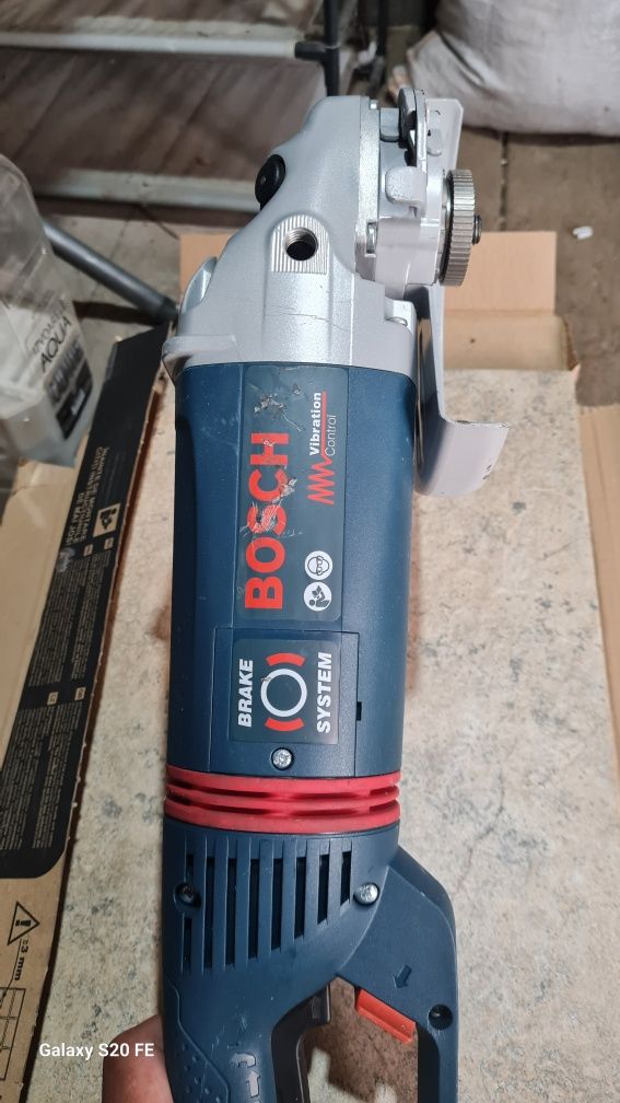 Polizor bosch 2400w