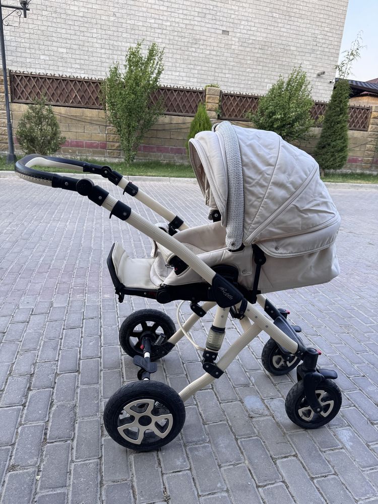 Коляска прогулочная