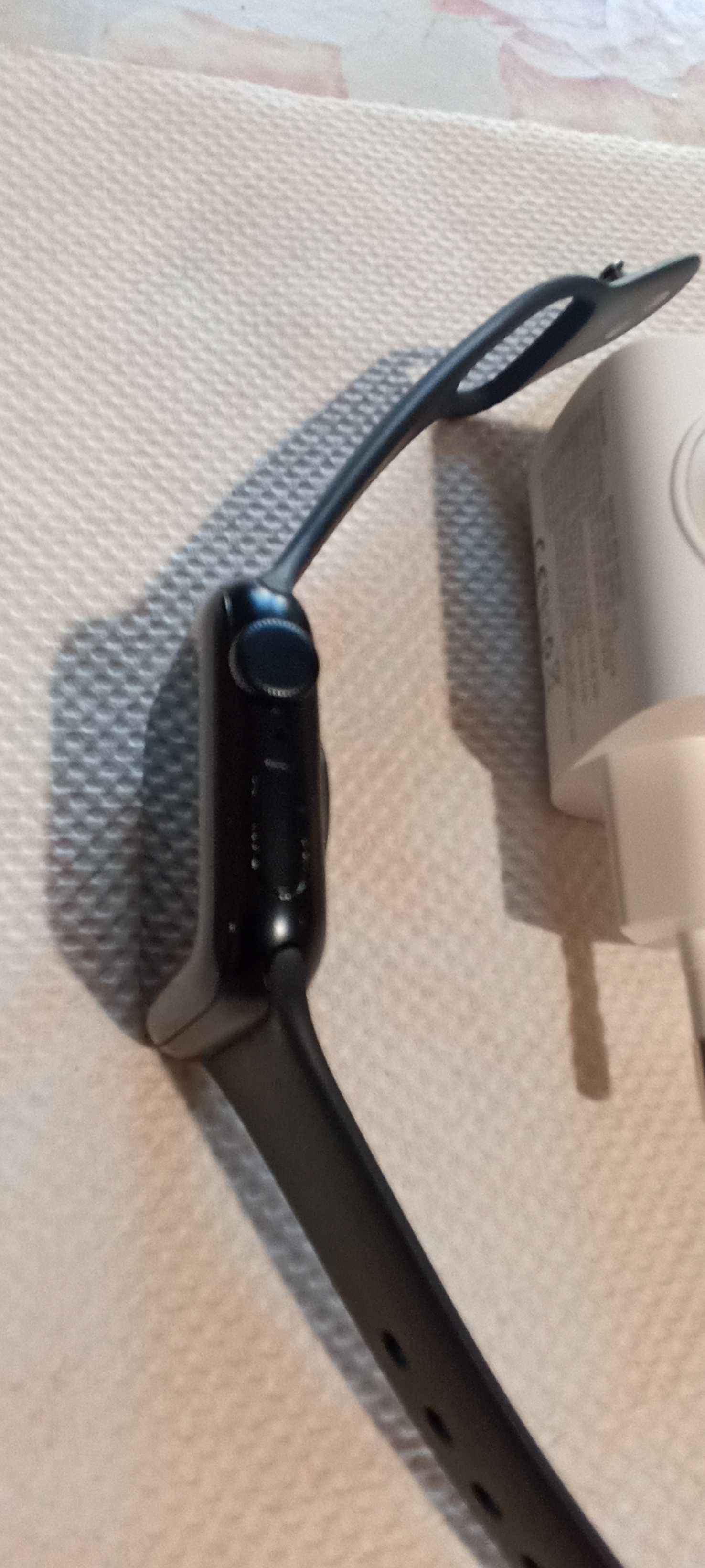 Продавам Apple watch 5