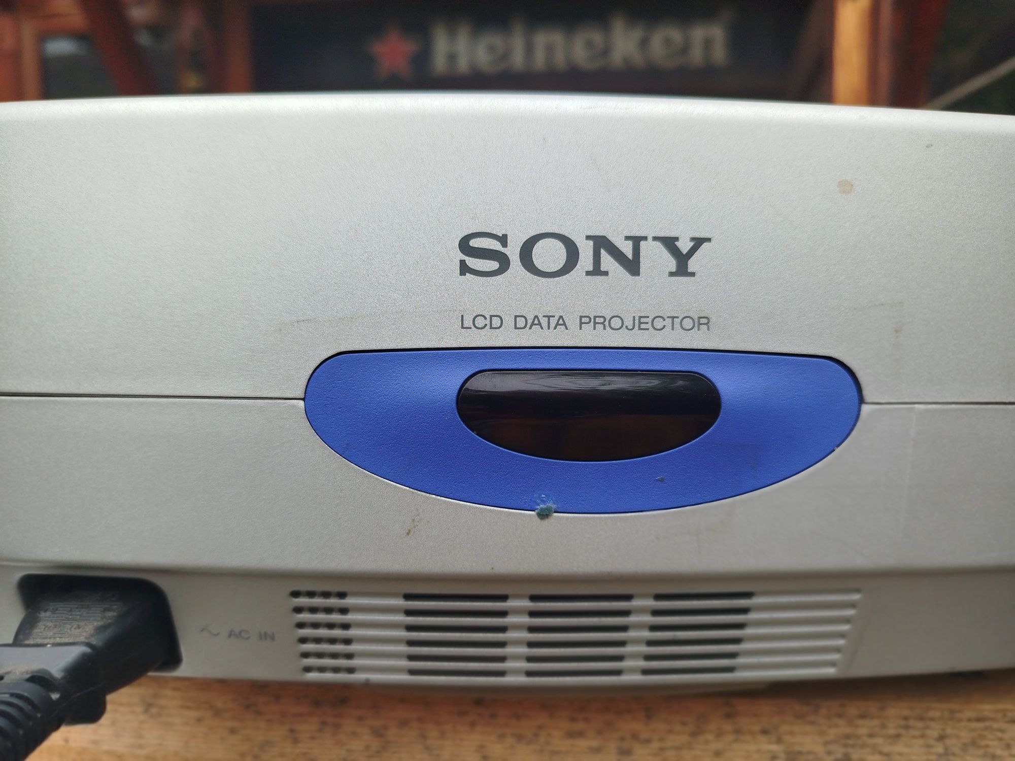 Професионален проектор SONY