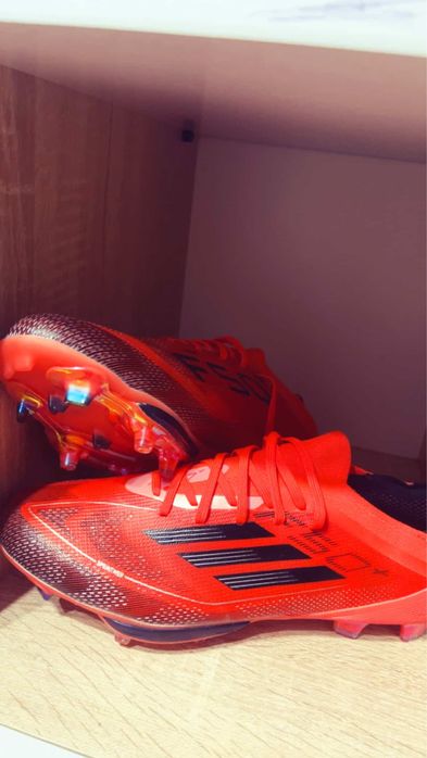 футбольные бутсы adidas F50