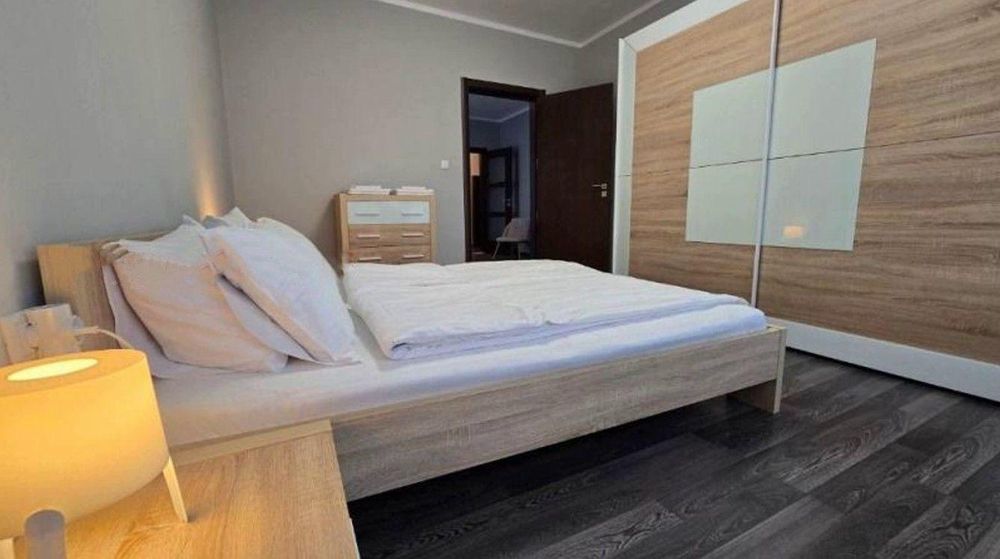 Тристаен апартамент под наем в центъра на София, 2213259