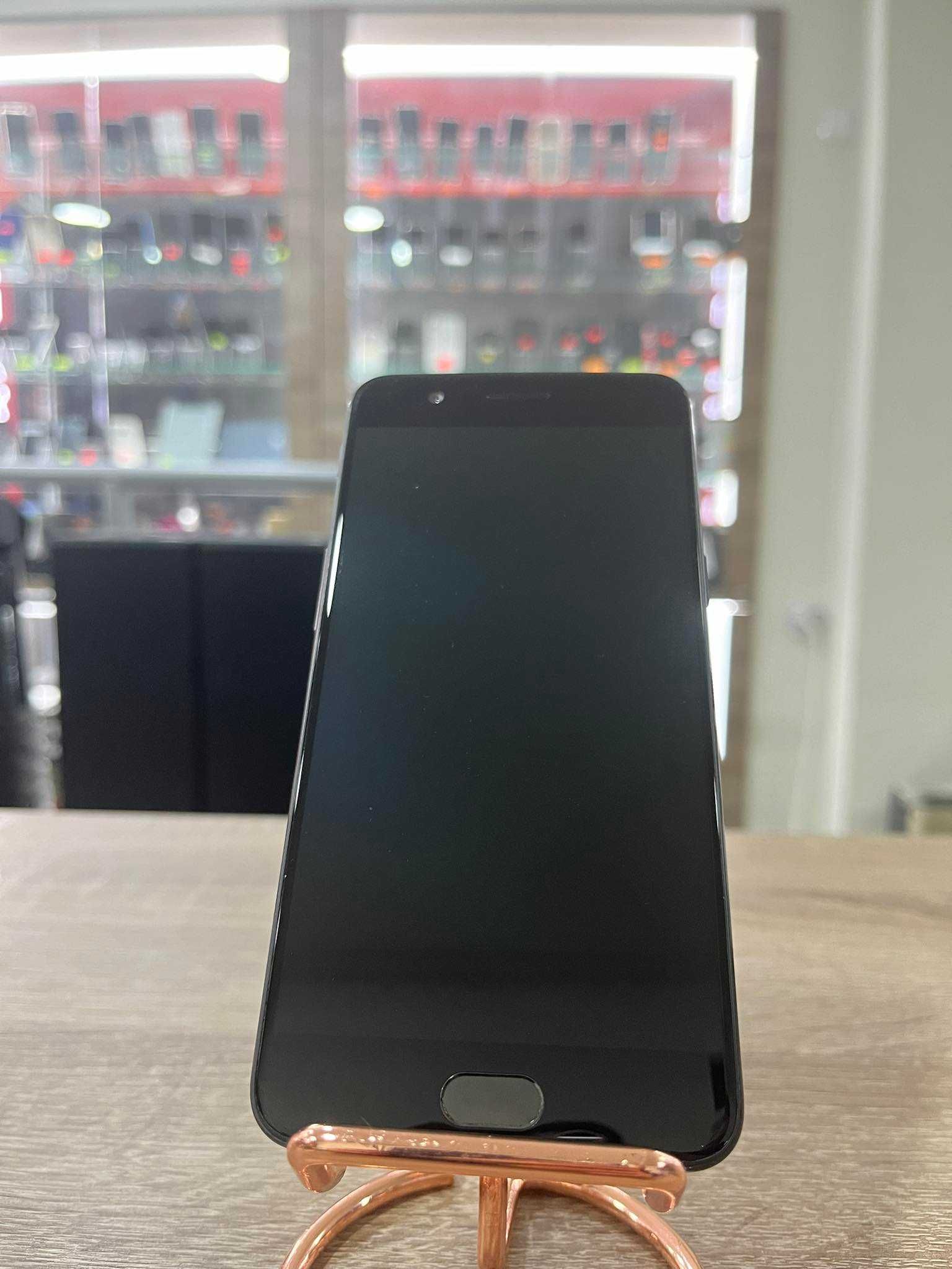 Продавам Телефон OnePlus 5 128GB Dual A5000