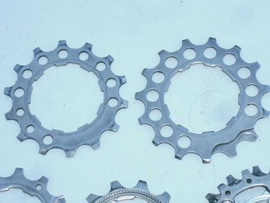 Dura Ace - pinioane cursiera