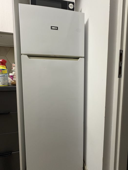 Frigider Zanussi