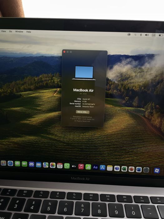 Macbook Air M1 2020 + Mouse Logitech Pebble 2