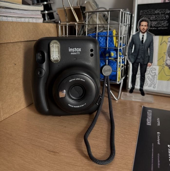 Продам Instax Mini 11 - отличное состояние!