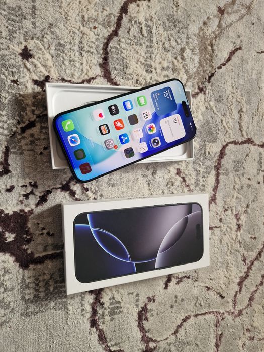 Vand IPHONE 16 PRO MAX 512GB  la cutie , pachet complet , impecabil
