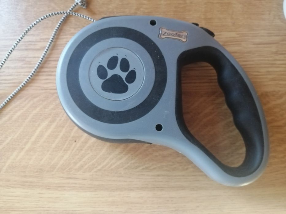 Lesa retractabila caine