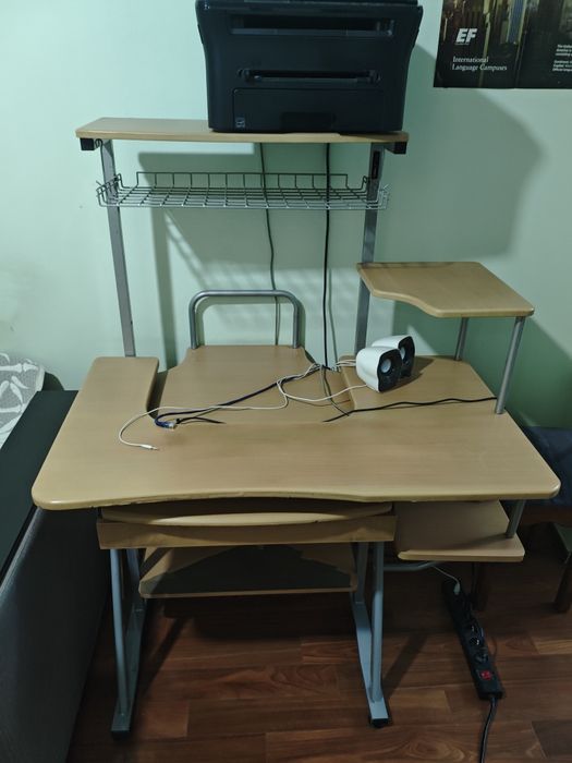 Продам компьютерный стол, б/у, г. Алматы