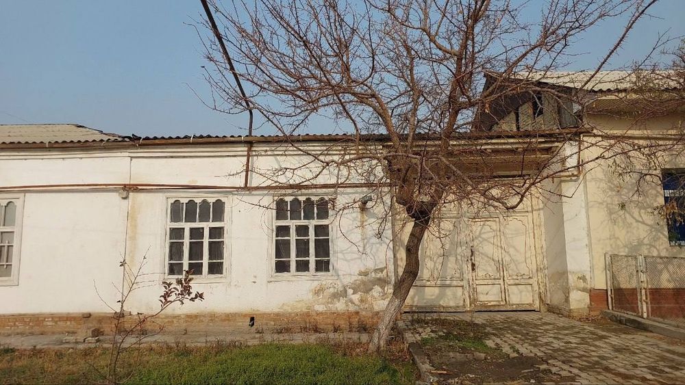 Uy sotiladi, suv svet bor