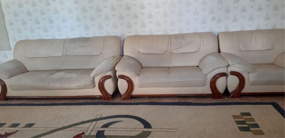 Продам диван тройной