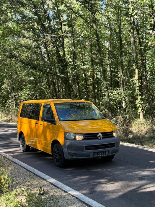 Vând Volkswagen t5 anul 2011 motor 2000 TDI 8+1