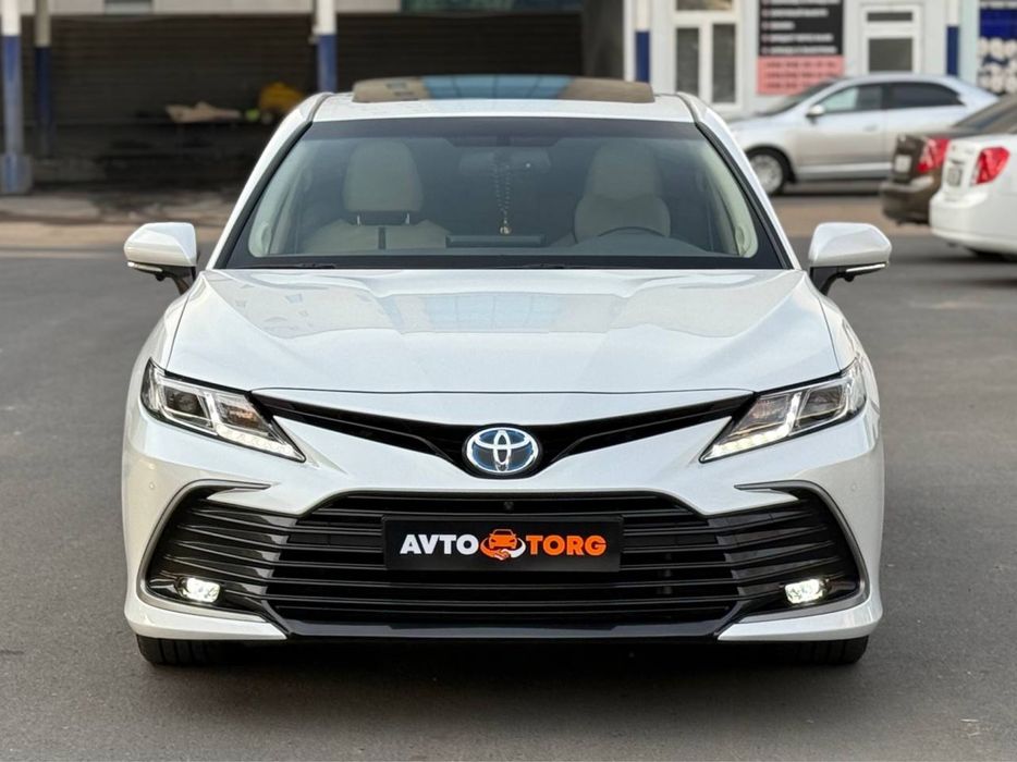 Продаётся Toyota Camry 70 Гибрит 2.5L 2022/2023 года